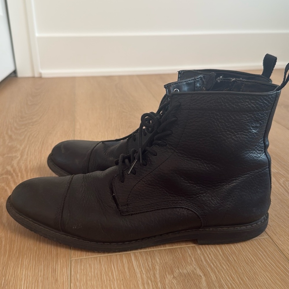 Black Captoe Timberland Boots - 11M